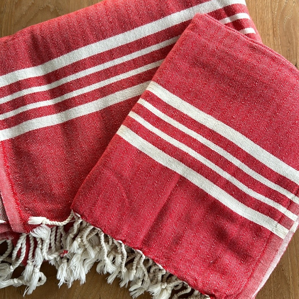 Turkish pestamel soft cotton throw/towel with fringe in red.